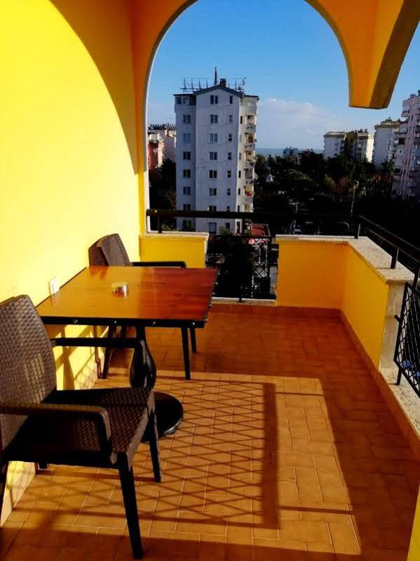 Voswos Garage Coffee Hotel Анталия Екстериор снимка