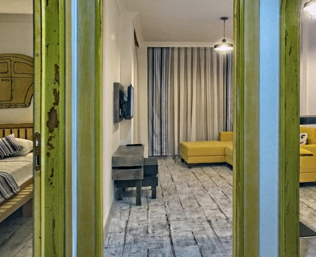Voswos Garage Coffee Hotel Анталия Екстериор снимка