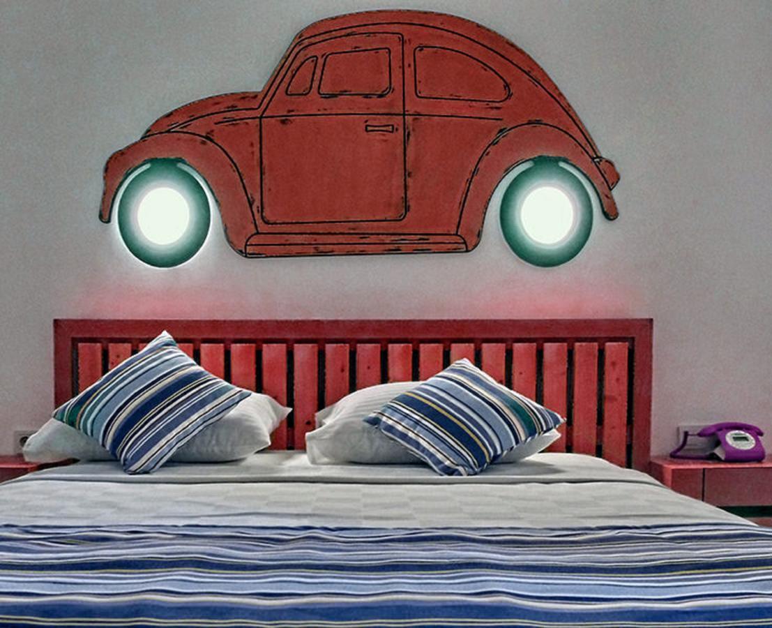 Voswos Garage Coffee Hotel Анталия Екстериор снимка