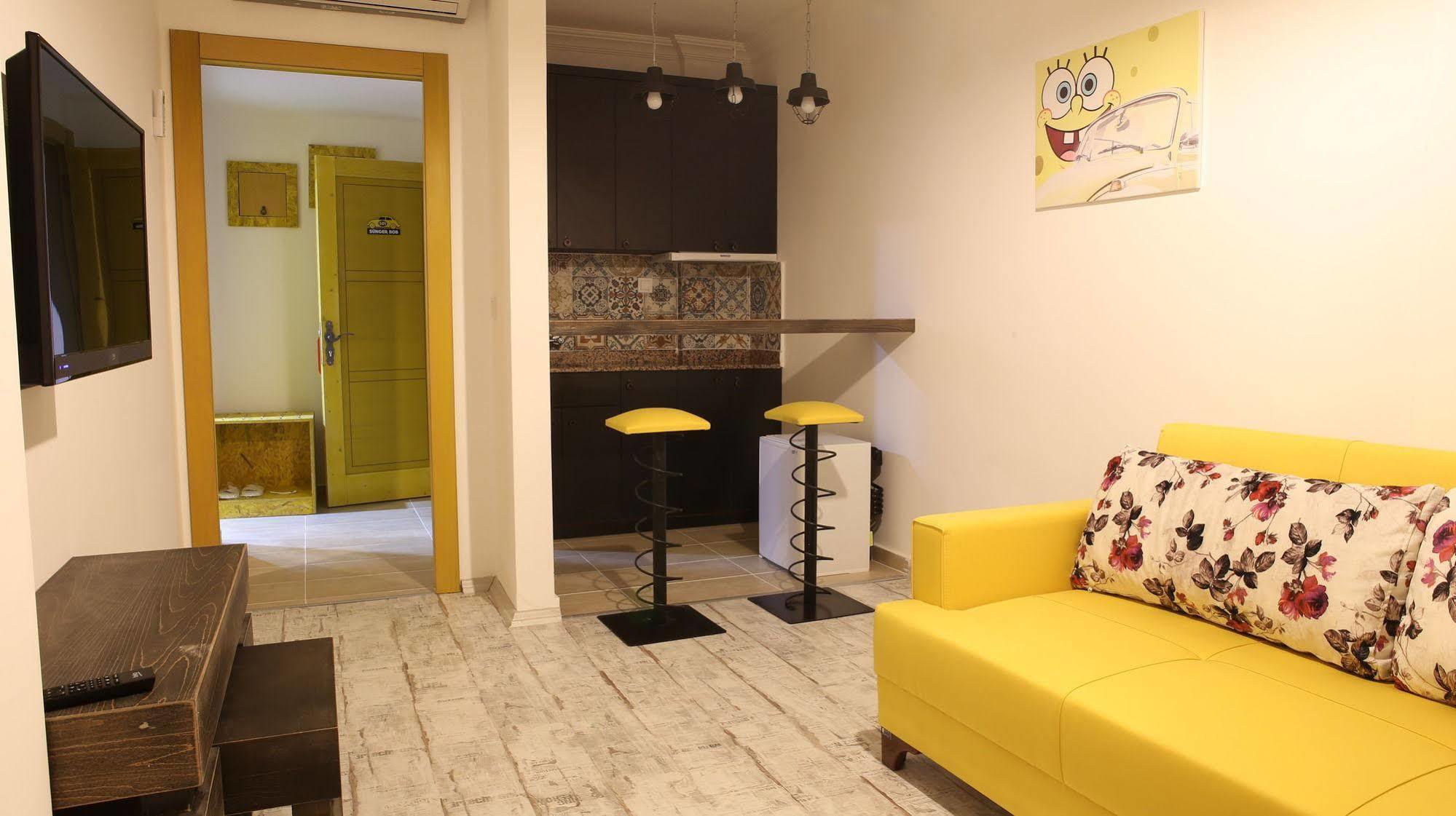 Voswos Garage Coffee Hotel Анталия Екстериор снимка