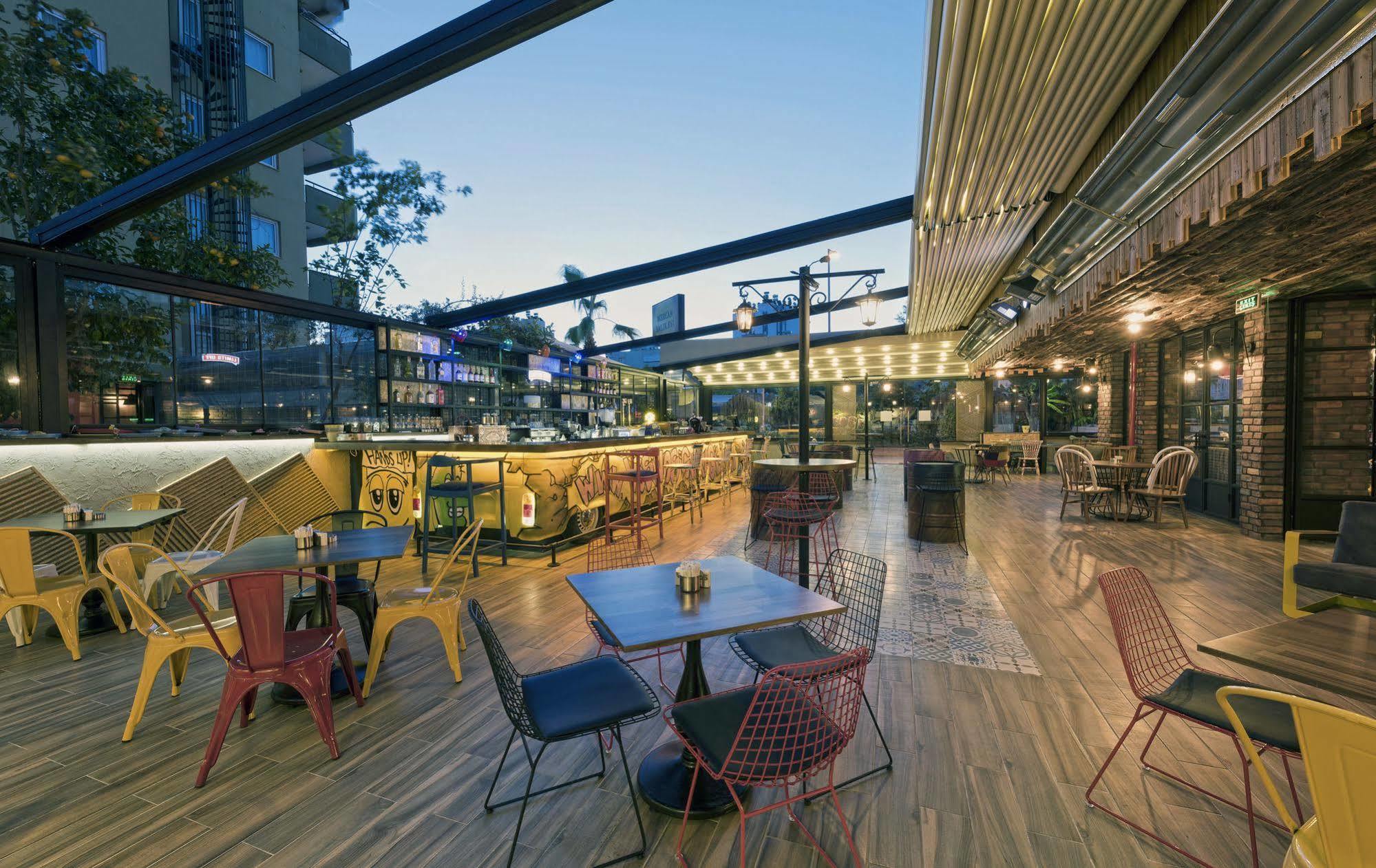 Voswos Garage Coffee Hotel Анталия Екстериор снимка