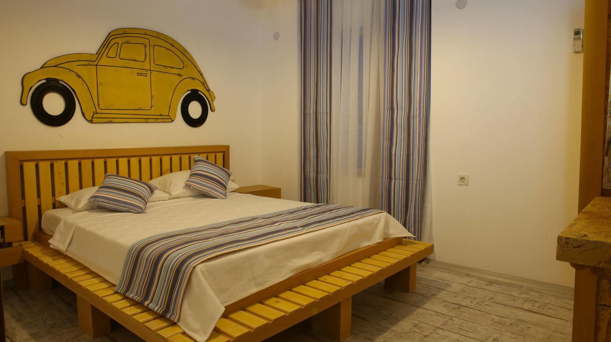 Voswos Garage Coffee Hotel Анталия Екстериор снимка